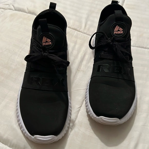 Reebok Shoes - Reebok Sneaker